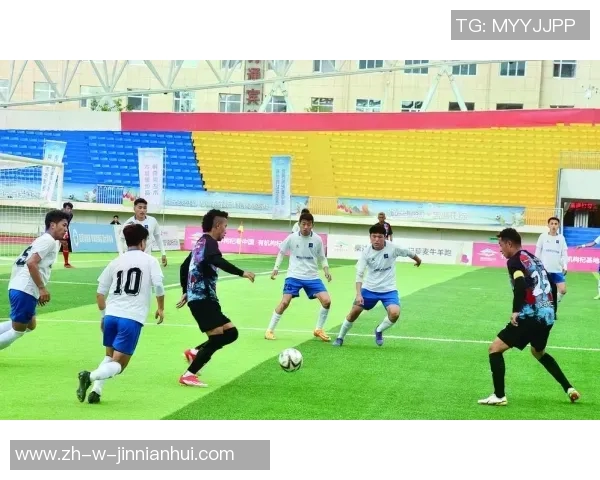 以激情点燃绿茵梦想打造专属足球球星海报框架展示辉煌瞬间 以激情点燃绿茵梦想打造专属足球球星海报框架展示辉煌瞬间